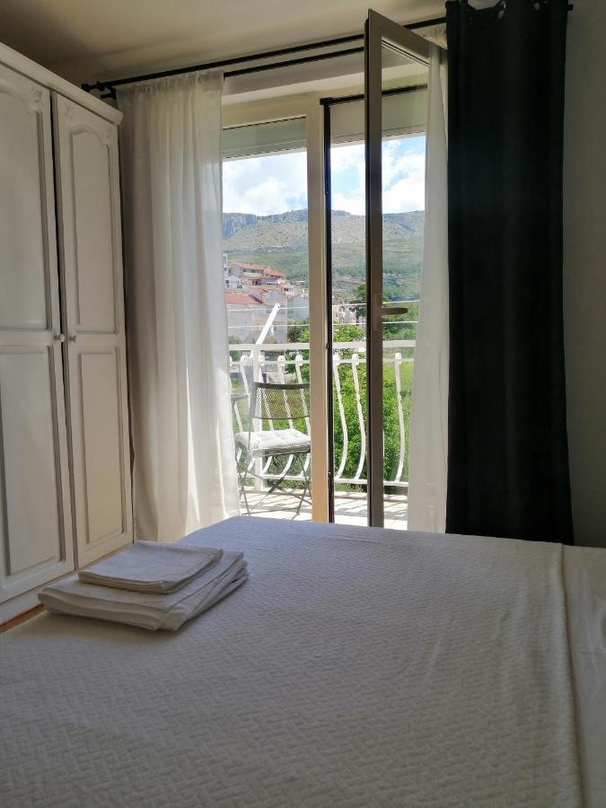 Apartment Near The Sea-Self Check-In Podstrana Exterior photo