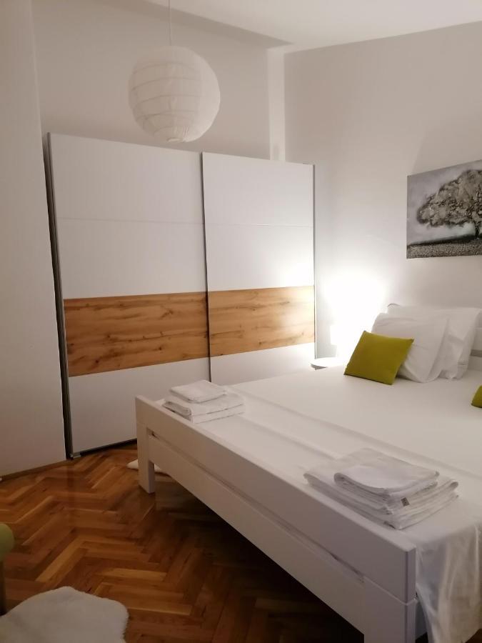Apartment Near The Sea-Self Check-In Podstrana Exterior photo